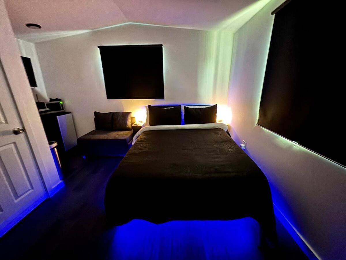 Your Downtown Cozy Studio With Backyard Unit C فينيكس المظهر الخارجي الصورة