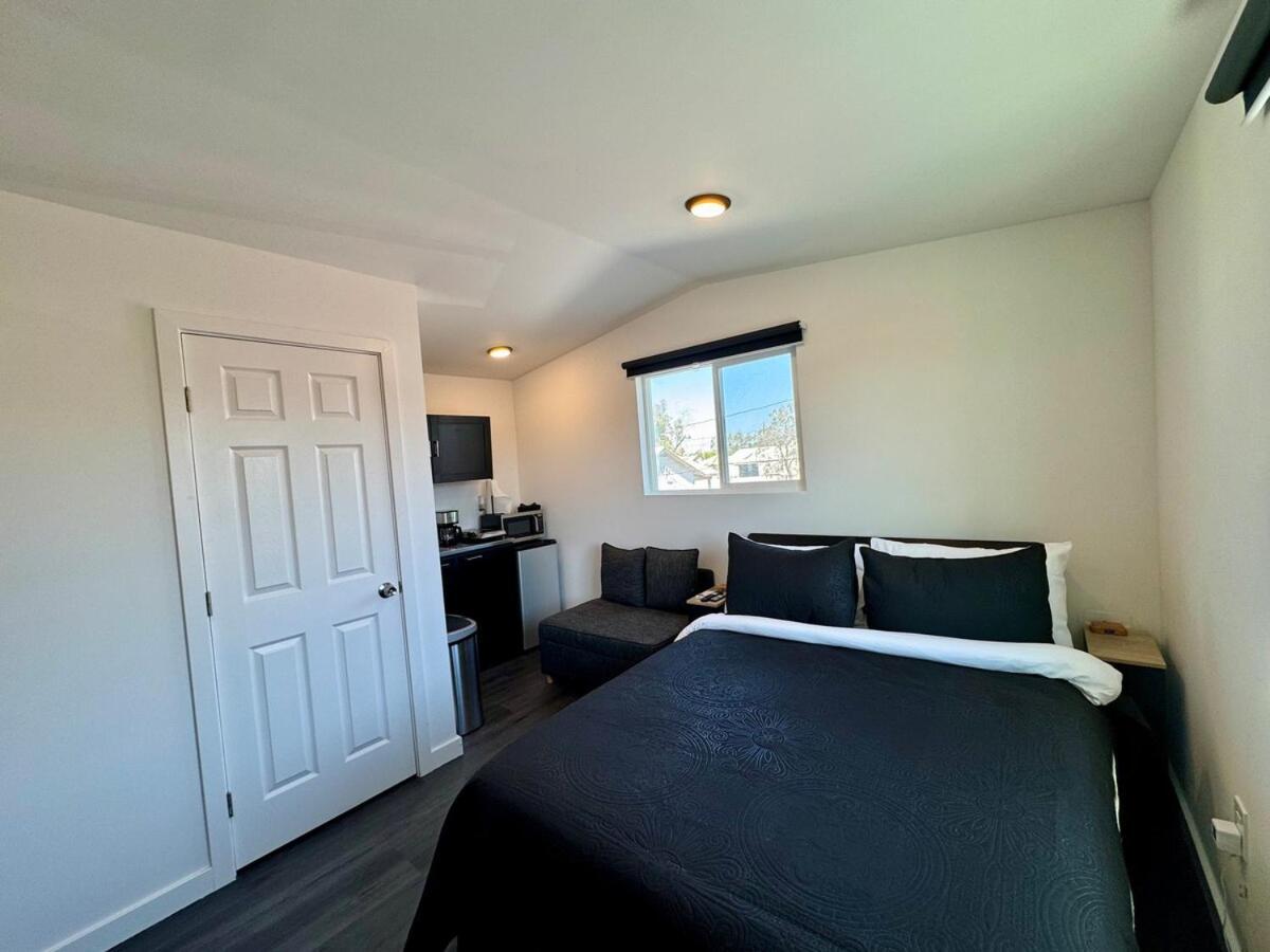 Your Downtown Cozy Studio With Backyard Unit C فينيكس المظهر الخارجي الصورة